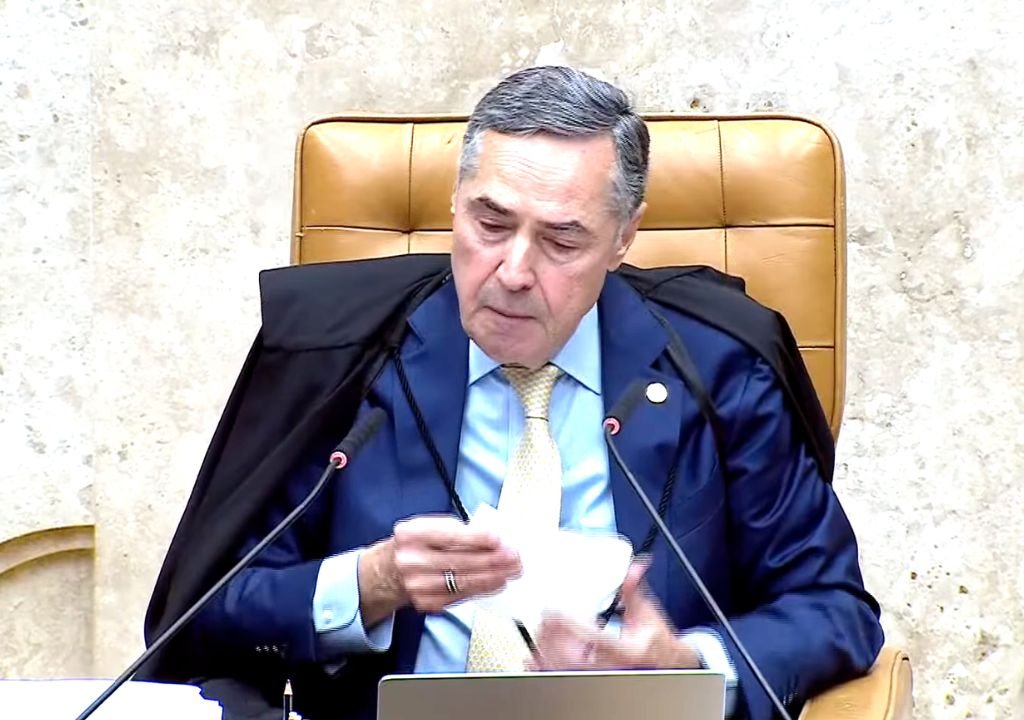 Como se fabrica o silêncio - Um manual prático no Brasil